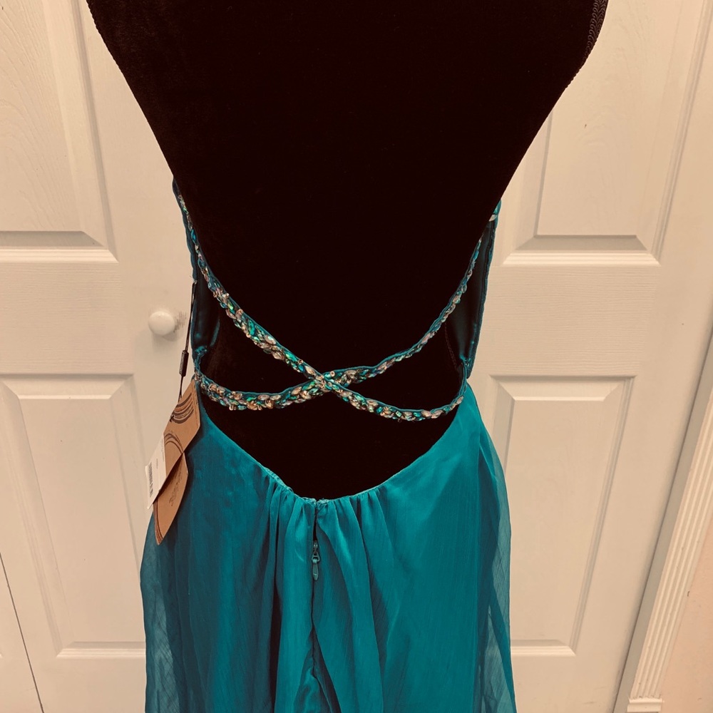 Formal gown- Princes A line Silhouette - Picture 3 of 6